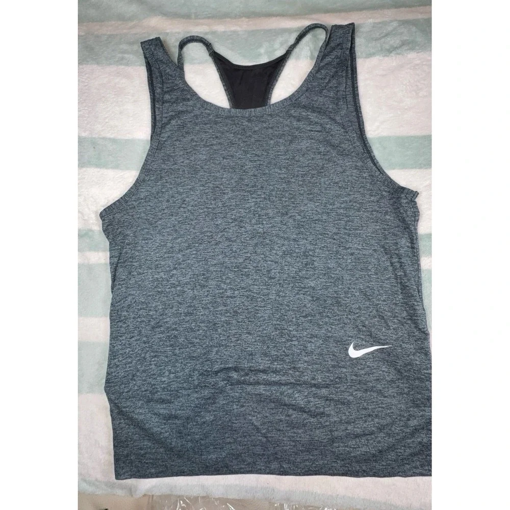 Women's size small NIKE dri-fit athletic tank top. EUC.